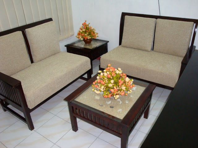 Sofa Minimalis Klasik Untuk Ruangan Tamu Kecil