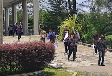  LSM Garang Dan Atam Mengesalkan Sikap apatis DPRK Aceh Tamiang terhadap sang demonstran .