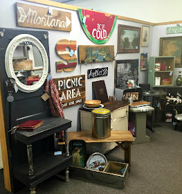 hall tree, antiques, reclaimed wood, old door, build it, barn wood bench, picnic, salvaged, http://goo.gl/0Bl7XE