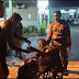 Satpol PP Padang Selamatkan Seorang Lansia ke RSUD