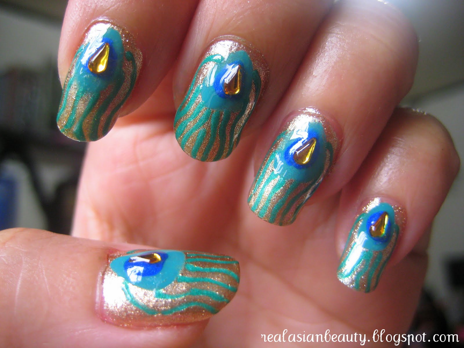 Lacquer or Leave Her!: NOTD: MSMD Monday Peacock Nails