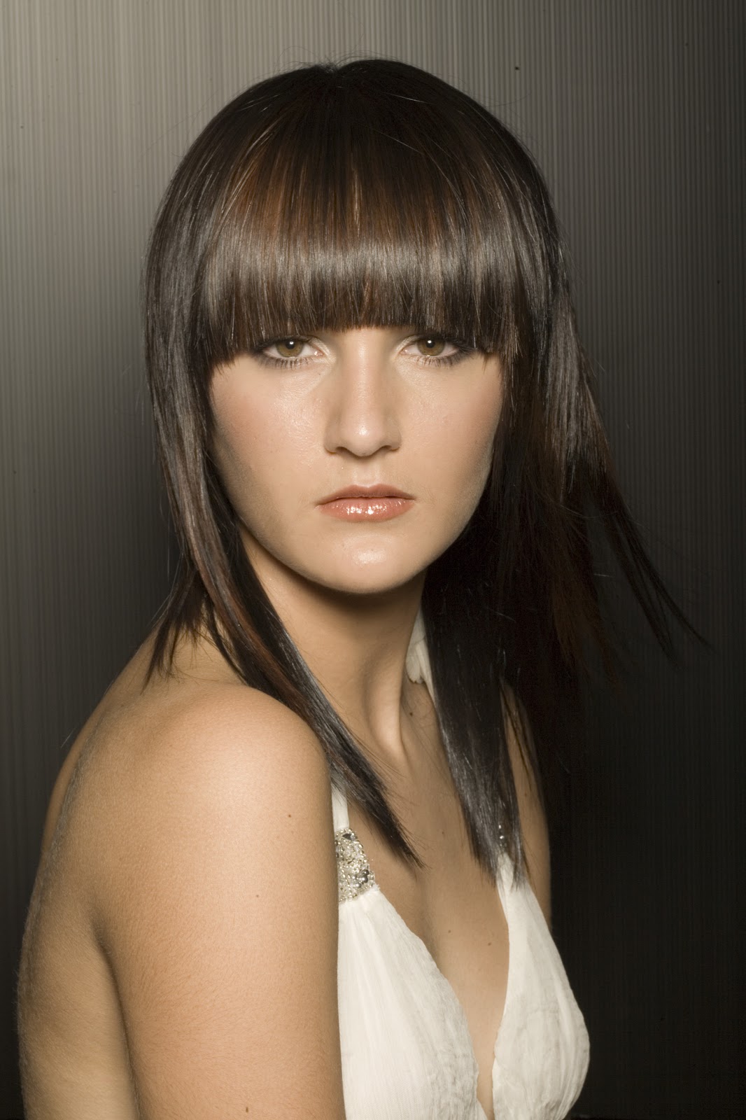 ... HAIRCUTS WITH BANGS: MEDIUM HAIRCUTS WITH BANGS: A STUNNING HAIRSTYLE