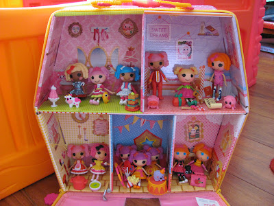 Lalaloopsy Birthday Cake on Her Party Was Sew Much Fun And She Can T Wait For Next Year   Oh Boy