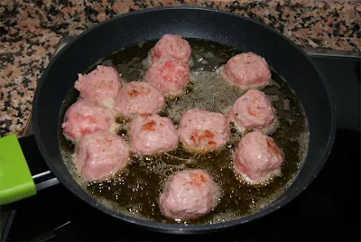 albóndigas en salsa de pimientos paso 1