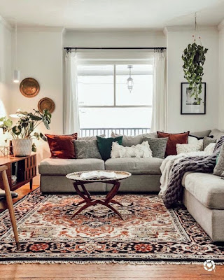 white-living-room-with-grey-sofa