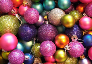 arcoiris en bolas de navidad