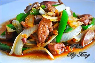 ผัดพริกเครื่องในไก่