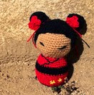 http://simiabuelameviera.blogspot.com.es/2014/07/kokeshi-amigurumi-ii.html