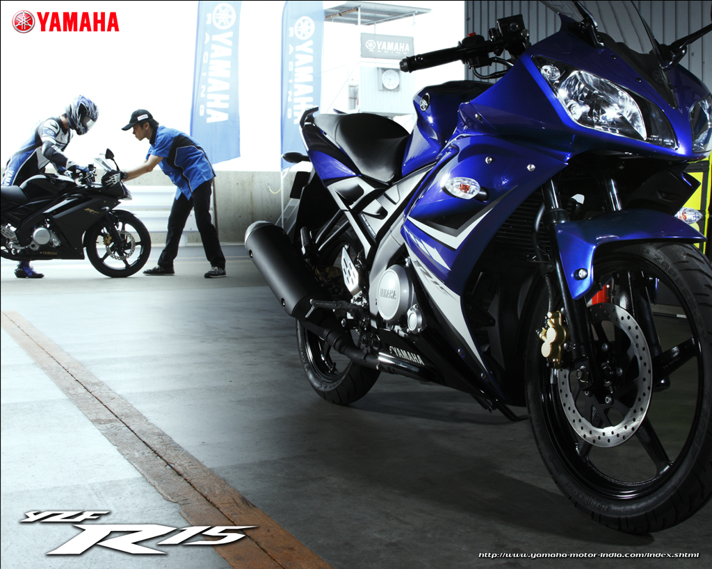 motorcycle: Yamaha YZF R15 150cc