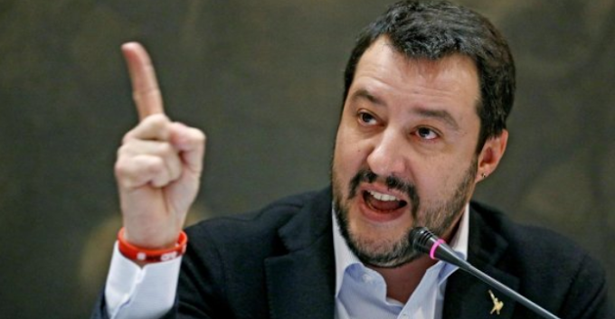  Ιταλός Υπουργός Εσωτερικών προς Μέρκελ για μεταναστευτικό: «Κουμάντο στην χώρα μας κάνουμε εμείς»