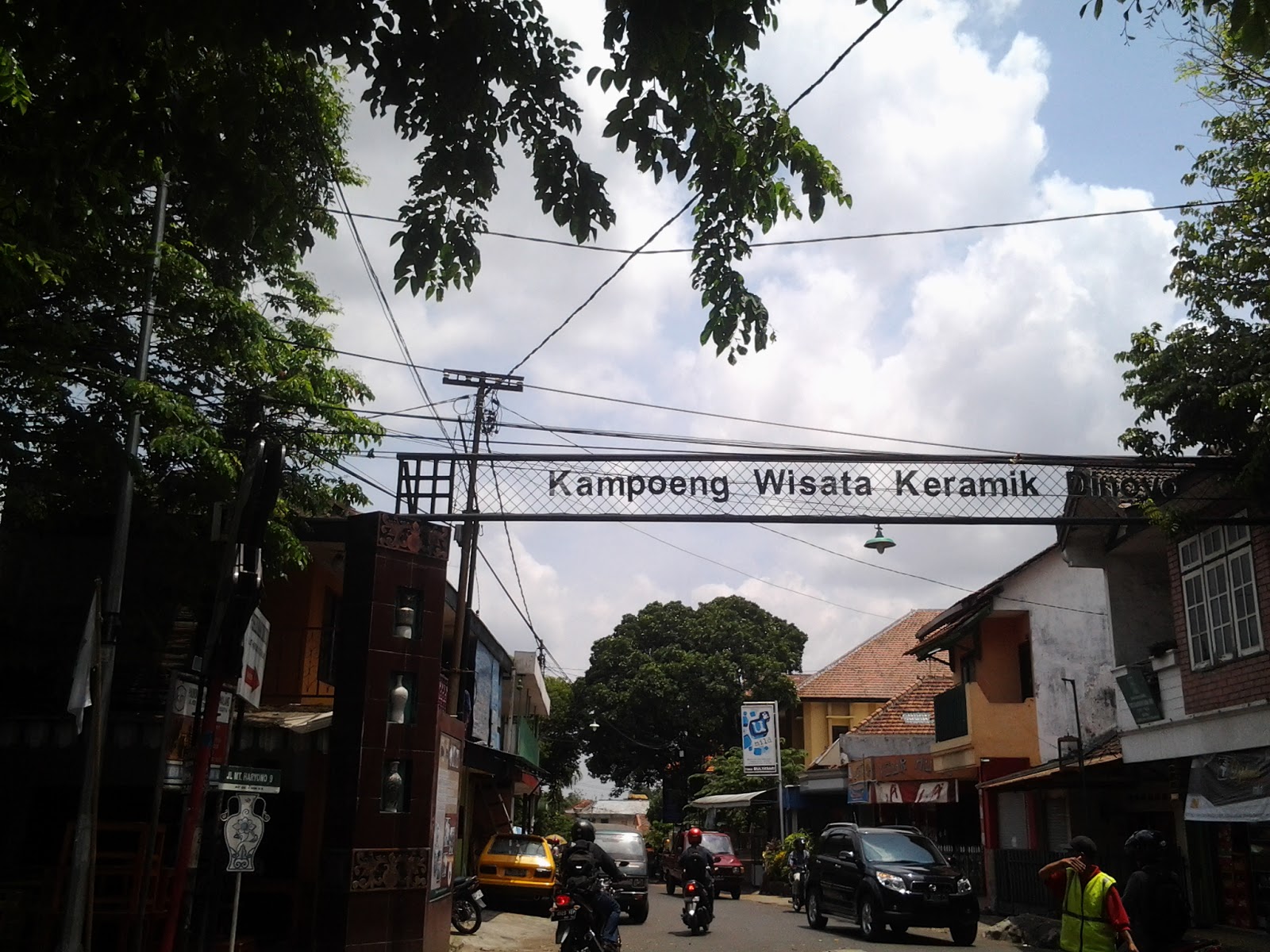 Kampung Wisata Keramik  Dinoyo  Malang  malangisme