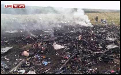 16 Gambar Terkini Bangkai Pesawat MH17 Terhempas Di 