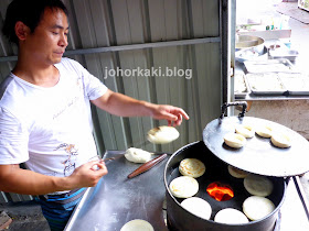 Shanghai-Street-Food-Chinese-Street-Burger-肉夹馍