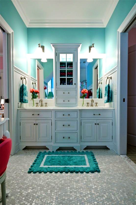 Home Decor Ideas: Tiffany blue bathroom