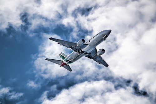 Avión en el aire - Aircraft in the air (1920x1200px)