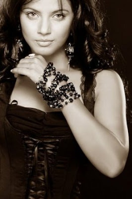 Neetu Chandra, Sexy Hot Bollywood Actress