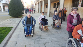Rosa Luna participó en el tradicional paseo en silla de ruedas de Ambi.