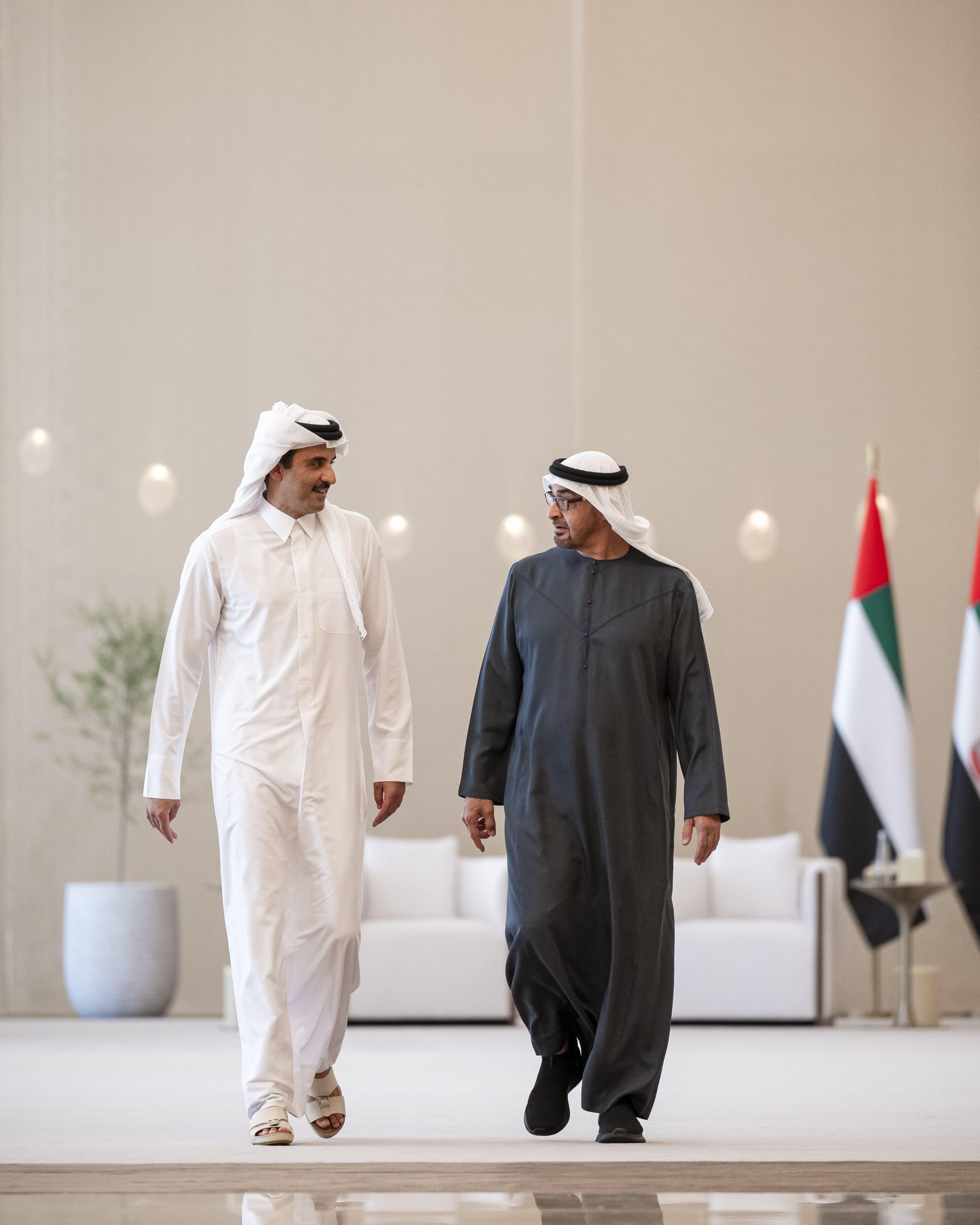  صاحب السمو الشيخ محمد بن زايد يستقبل أمير قطر لبحث العلاقات الأخوية وسبل تعزيز التعاون والتنسيق المشترك