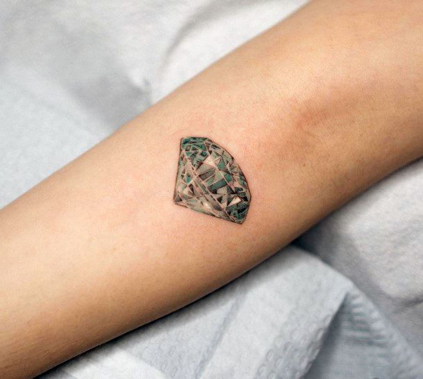 60 tatuagens de esmeralda que vão te deixar apaixonada