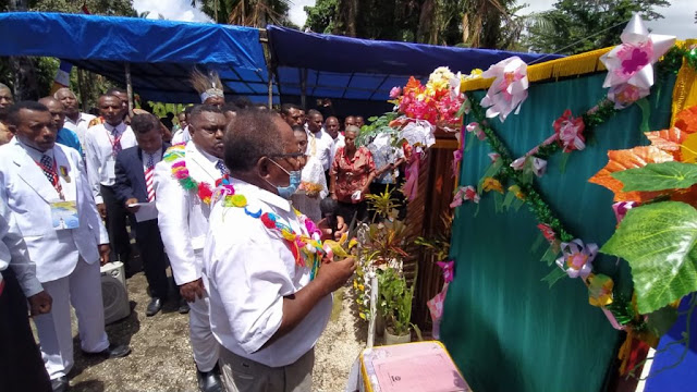 Frans Sanadi Hadiri Ibadah Syukur dan Peresmian Gedung GPdI El-Shaddai Wonsyupi