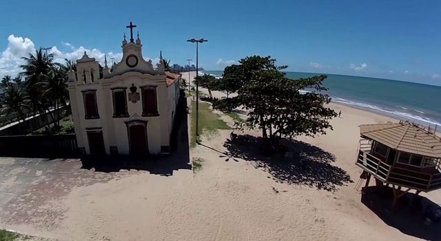 Banhista morre após ser atacado por tubarão na praia de Piedade