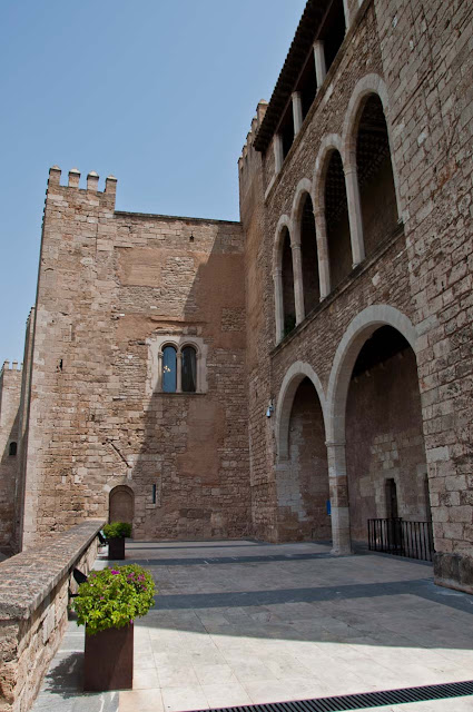 Green_Pear_Diaries_Palma_Mallorca_palacio-almudaina_Alexandra-Proaño