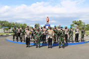 Danlanud Sugiri Sukani Menerima Kejutan HUT TNI Ke 75 Dari Kapolres Majalengka.