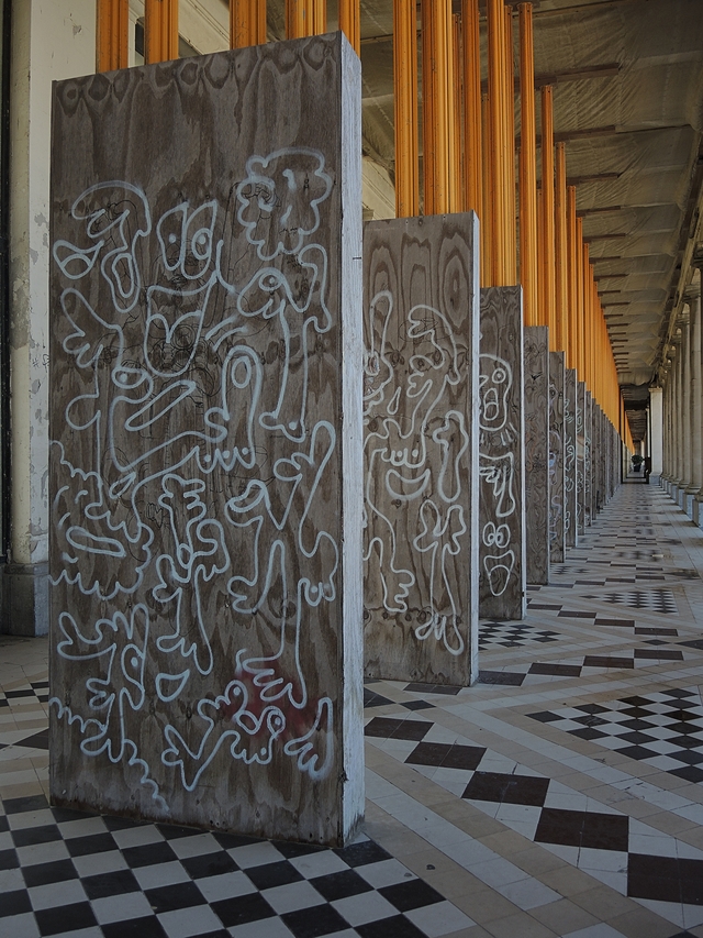 Oostende: street art in de koninklijke gaanderijen