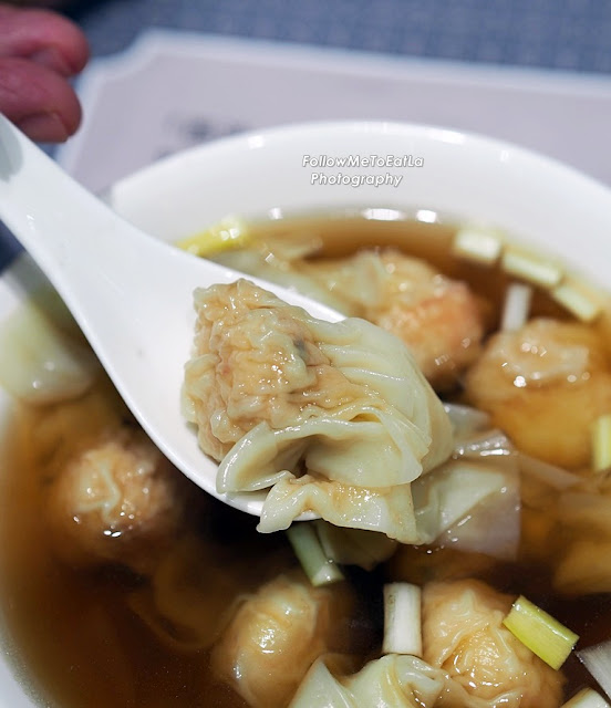  Signature  Sea Prawn Wonton Soup RM 15.90 - 8 pcs (S) RM 22.90 - 12 pcs (L)