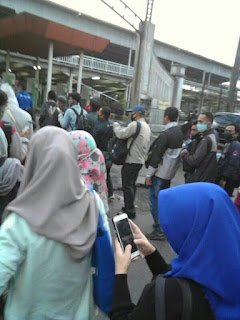 antrian KRL di Bogor