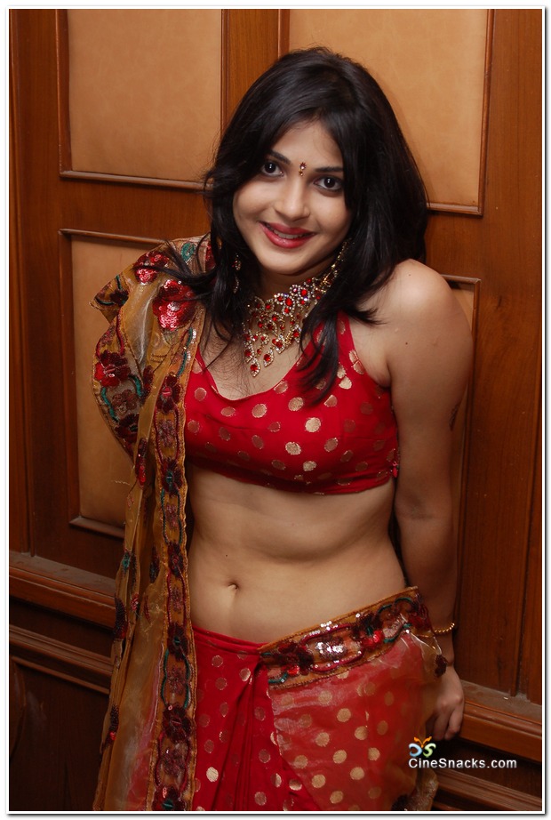 [nicole-tamil-actress-139.jpg]