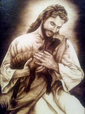 Jesus el Buen Pastor con un corderito en brazos