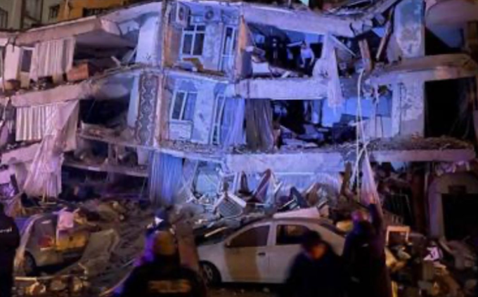 Terremoto in Turchia 7.9: centinaia di morti e feriti. Allerta rientrata per il maremoto sulle coste italiane