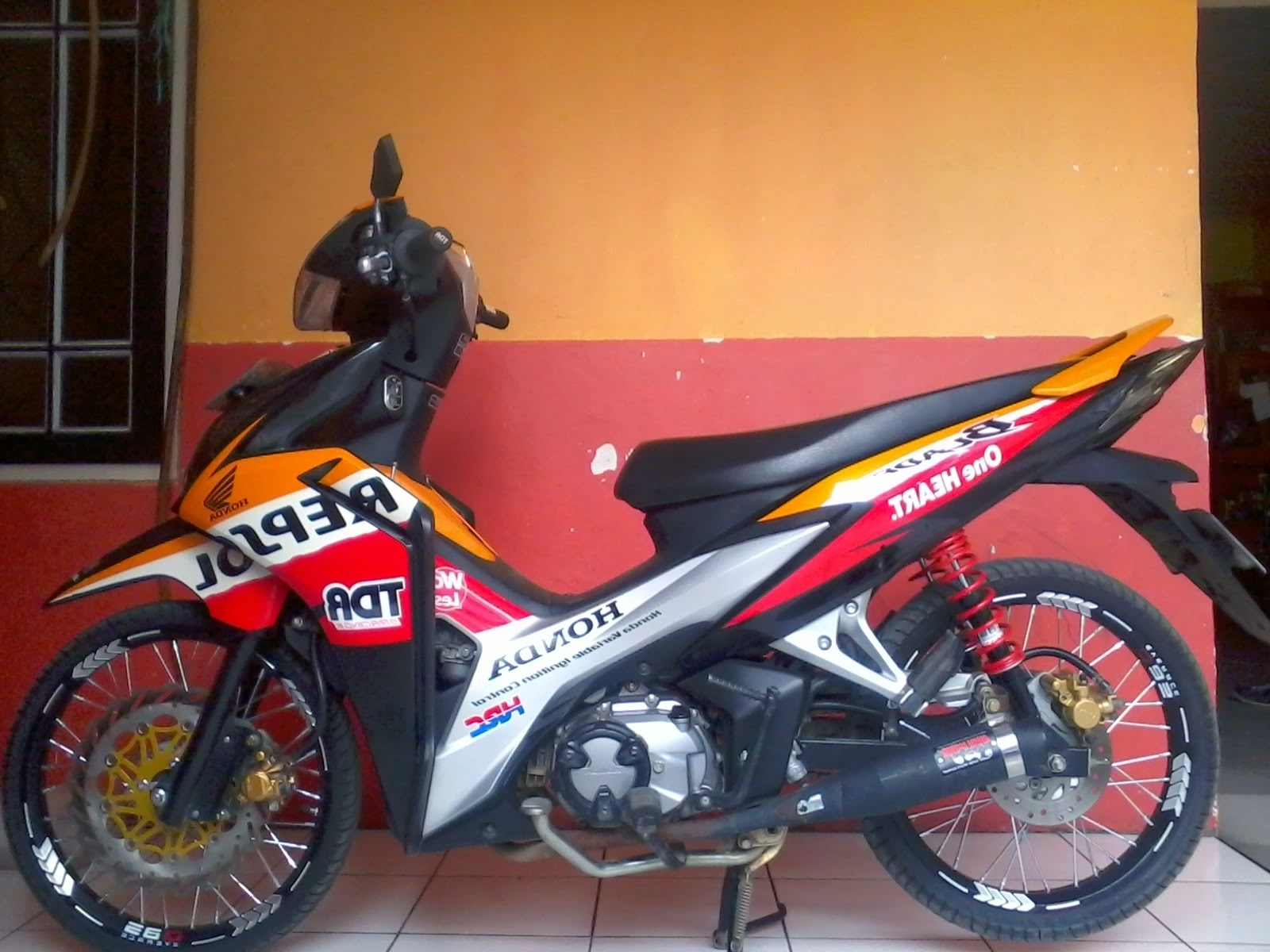 Kumpulan 100 Foto Modifikasi Motor New Honda Blade Terkeren Lawang