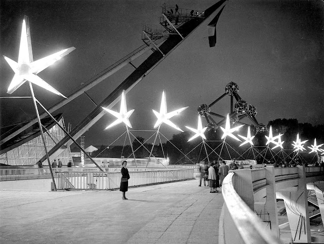 1958 wf walkway photograph with starbursts