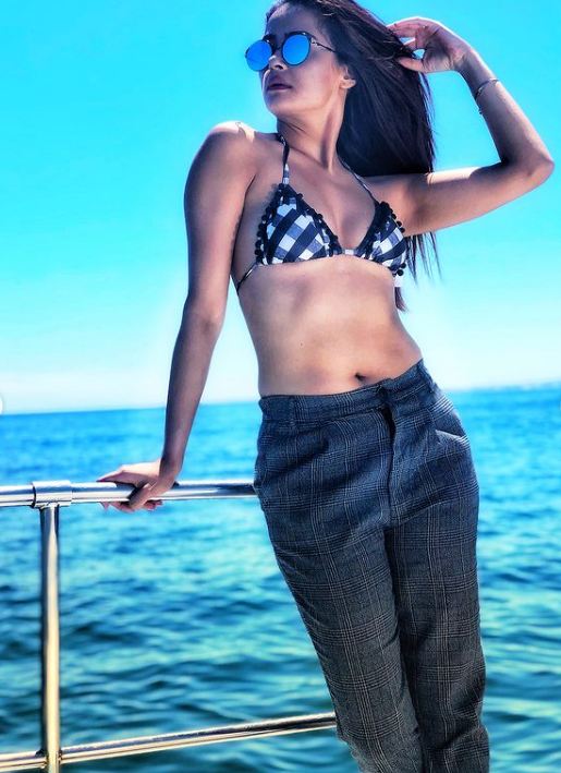 Actress Surveen Chawla turns up the heat in bikini