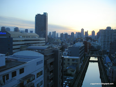 tokyo skyline at dusk