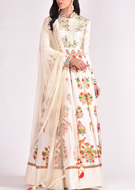 https://www.vasansi.com/off-white-silk-anarkali-suit-vas08081604.html