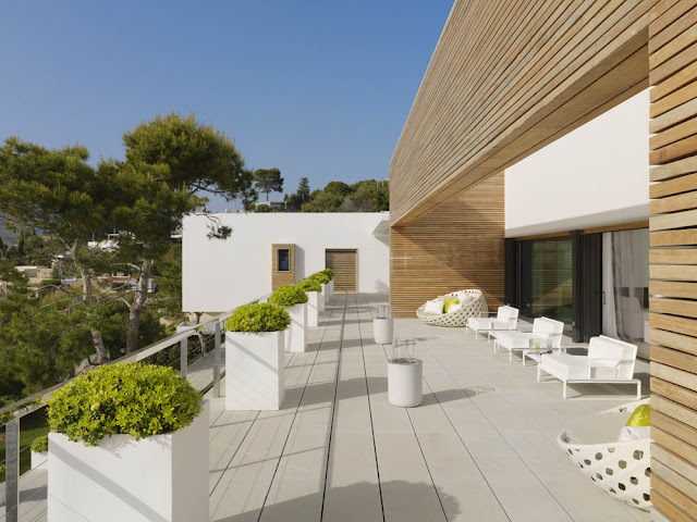 Balcony with plant pots 