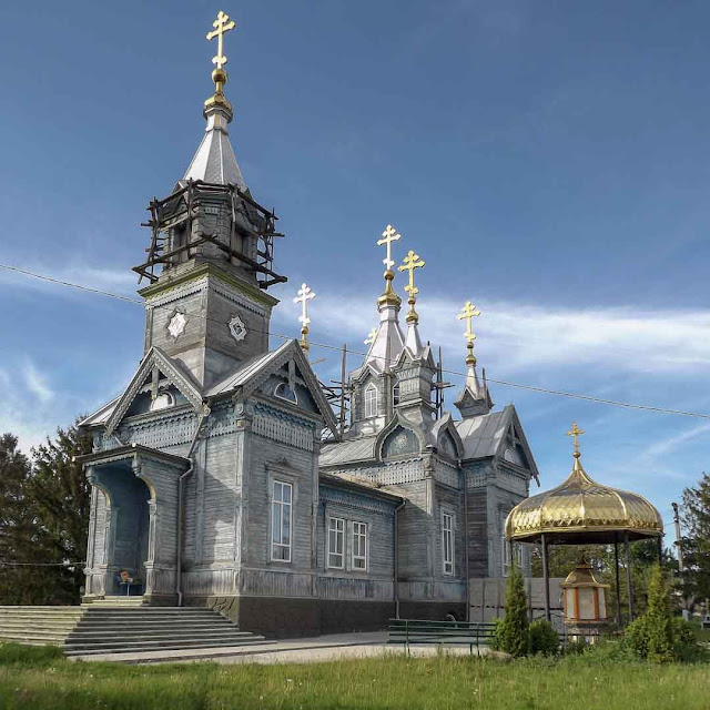 Деревянная церковь в Молдавском селе Ларга