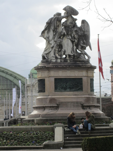 This is a photo of the statue directly in front of Basel SBB