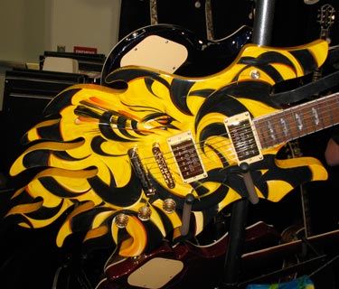 strange guitars.Design Gitar Yang Menarik Dan Unik