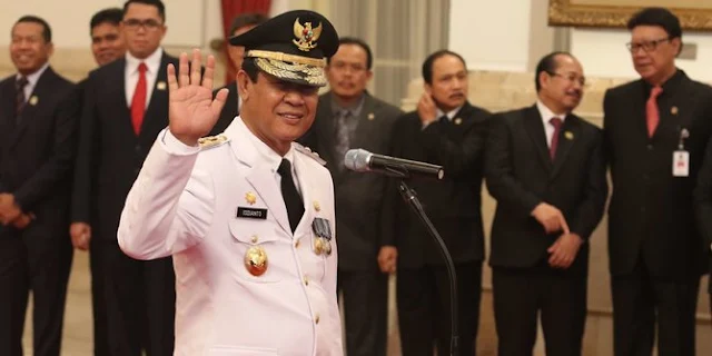 Seremoni Pelantikan Gubernur Kepri Isdianto yang Berujung Petaka