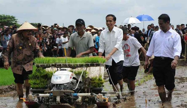 Kafir itu yang Menghina Presiden