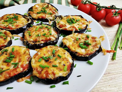 Berenjenas con tomate y queso al horno