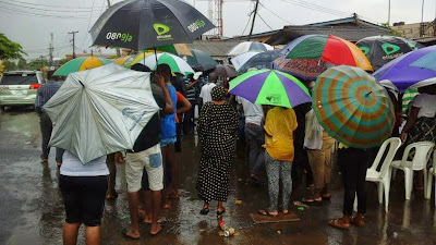 lagosians voting in the rain