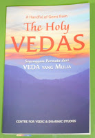 veda, anand-krishna, hindu, kitab-suci, rigveda, atharvaveda, yajurveda, samaveda 