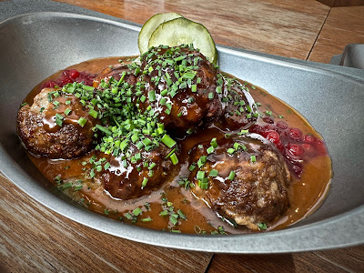 Overbrød, Meatballs | Frikadellar