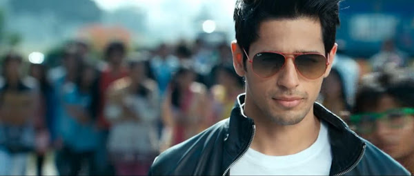 Screen Shot Of Hindi Movie Student of the Year (2012) Download And Watch Online Free at worldfree4u.com