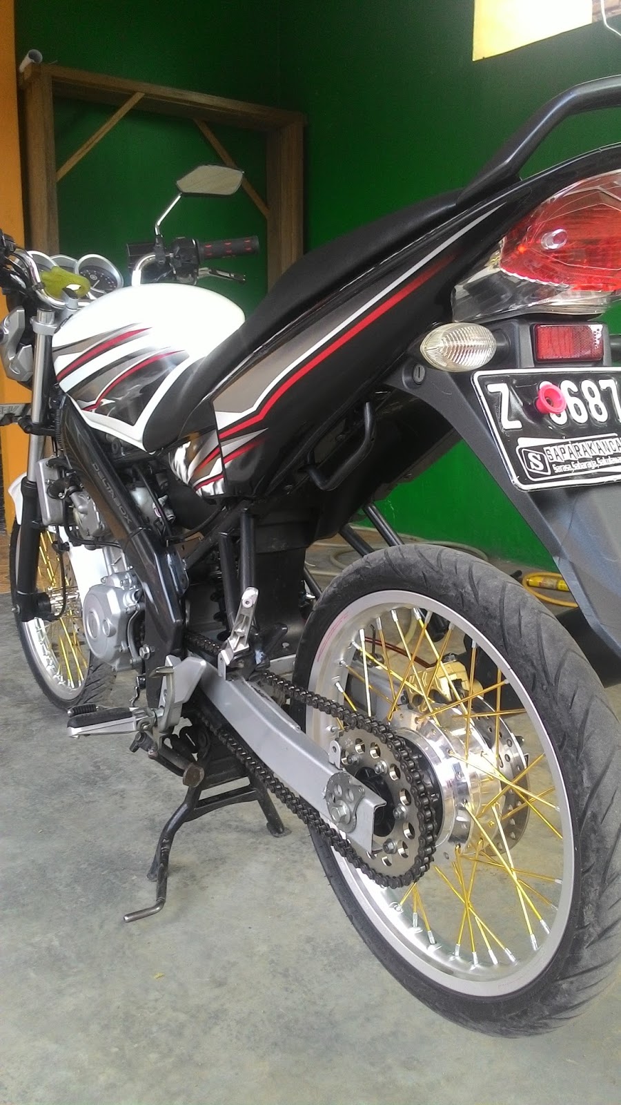 Modifikasi Yamaha Vixion 2012 Minimalis Versi 01 SAPARAKANCA MOTOR